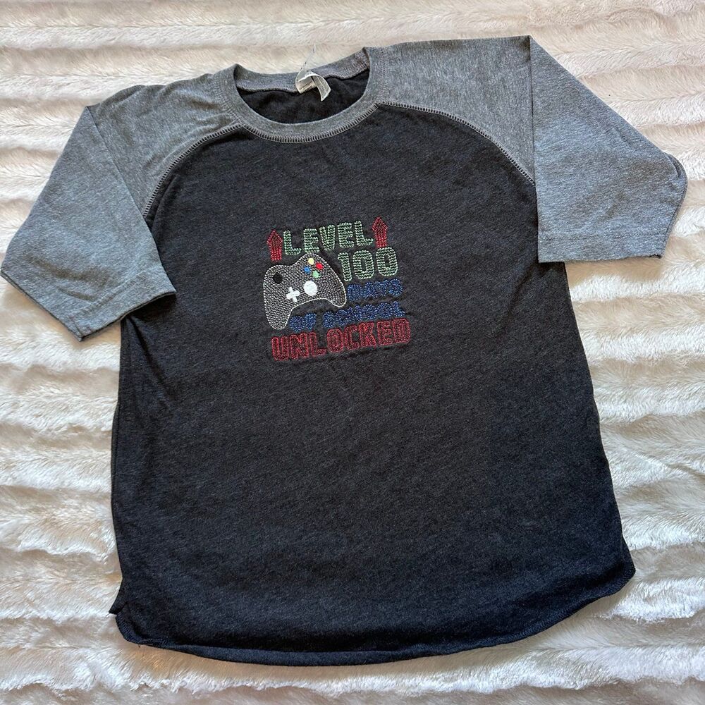 Boys Embroidered 100th day of school T-shirt Size 6-8